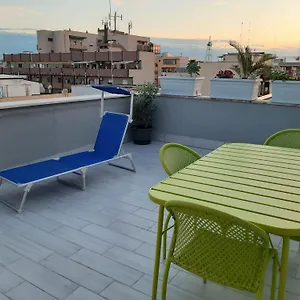 attico-con-terrazza-a-bari.barihotels.org/